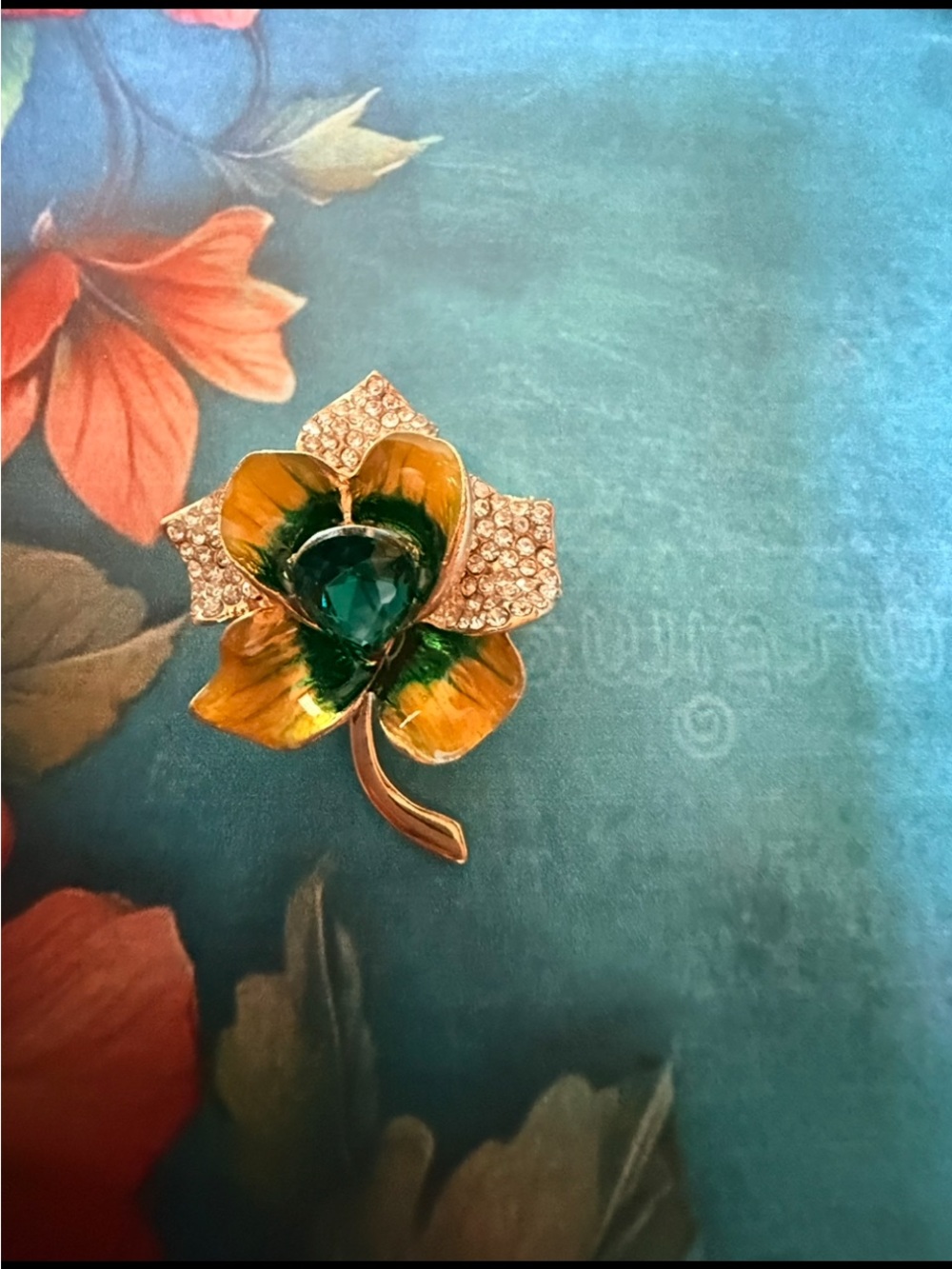 Green Crystal Floral Brooch - Elegant Women's Jewelry